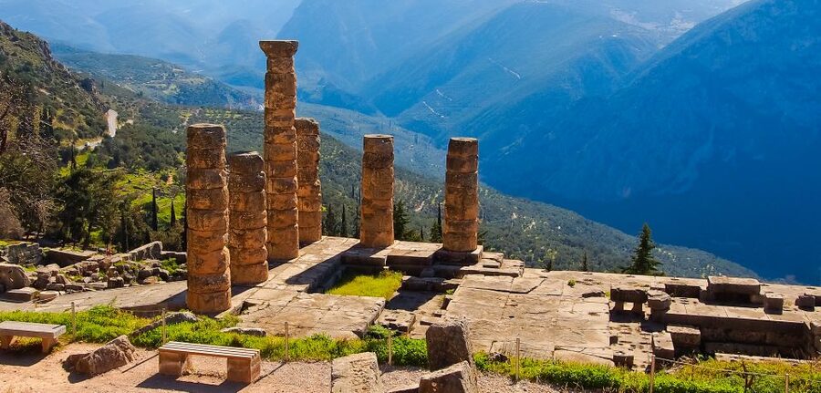 From Athens: Delphi Full Day V.R. Audio Guided Tour - The Bus Guide Experience: Friendly Context on the Way