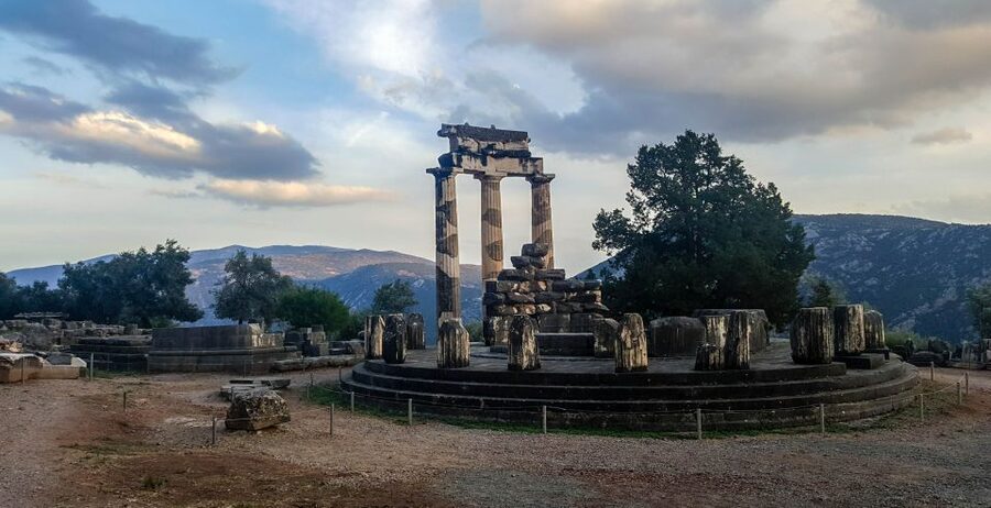 From Athens: Delphi Full Day V.R. Audio Guided Tour - Delphi Archaeological Site: Apollo, the Omphalos, and Sacred-Site Walks