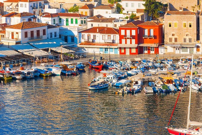 From Athens: Hydra, Poros, and Aegina Day Cruise with Lunch - On-Board Entertainment and the Bonus Atmosphere on the Return