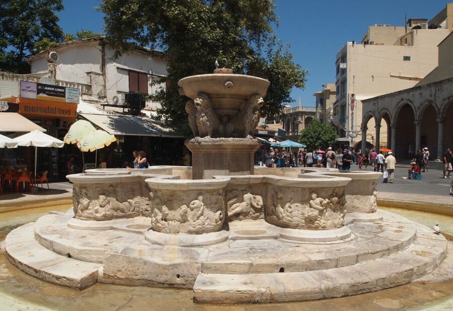 From Chania: Knossos Palace and Heraklion Full-Day Tour - Rethymno Return Stop: Short Stroll in a Venetian Old Town