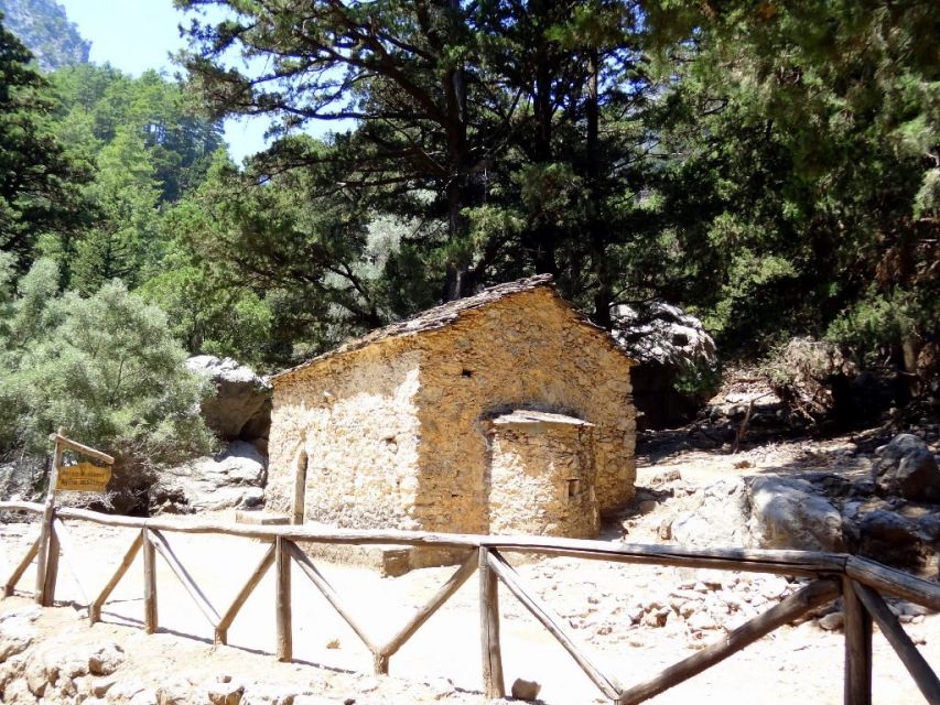 From Chania/Rethymno: Samariá Gorge Guided Hike with Pickup - What to bring for the 16 km day: gear that actually helps
