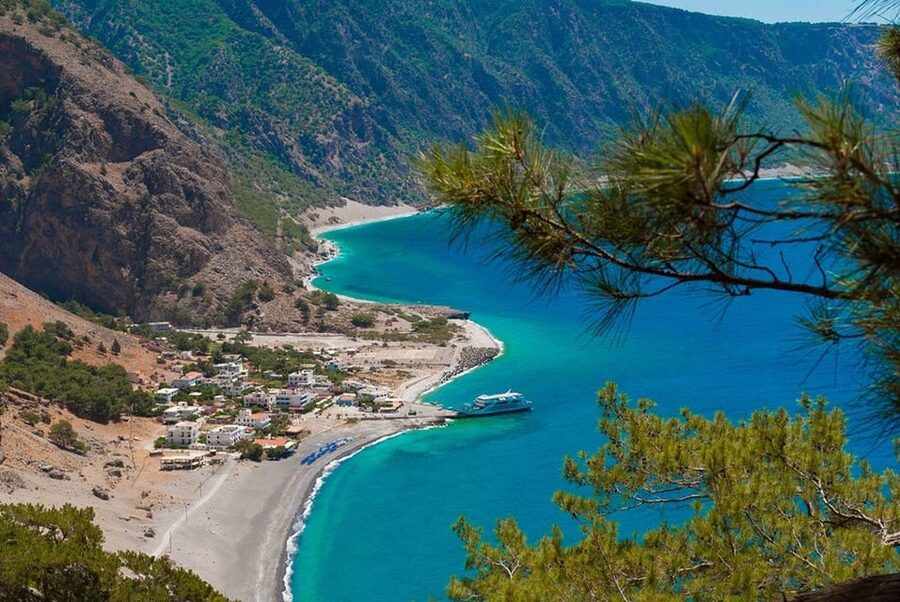 From Chania: Samaria Gorge with Professional Hiking Guide - Samaria Gorge, the Straightforward Way to Do a Hard Classic