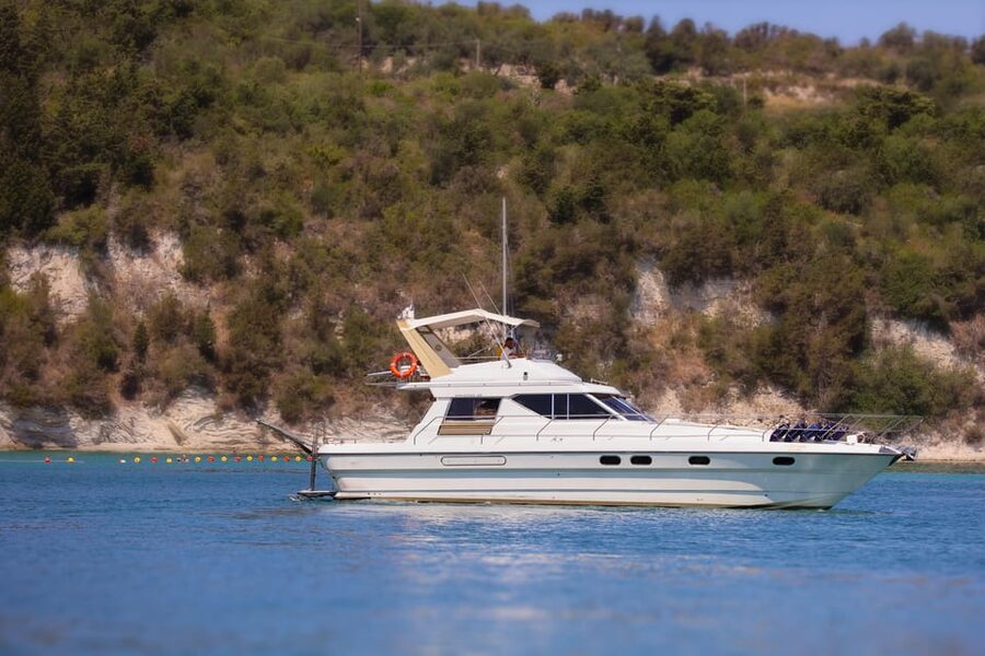 From Corfu: Luxury Yacht Cruise to Paxos and Antipaxos - Gaios free time for lunch and shopping, how to use those 2 hours