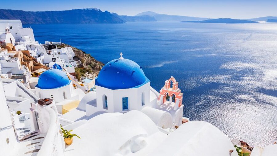 From Heraklion/Crete: Santorini Island Guided Day Trip - Getting from Athinios Port to Oia: first views and quick orientation
