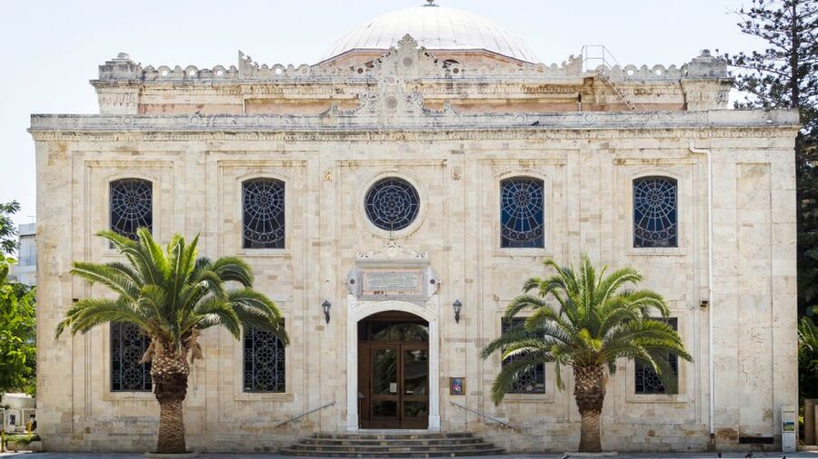 From Heraklion: Historical Center City Tour & Knossos Palace - Entering Knossos Palace with a Live Guide (and Headsets)