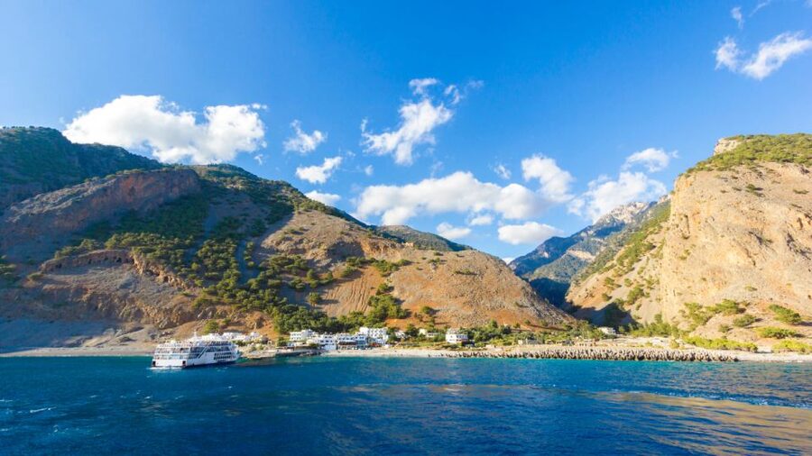 From Heraklion: Samaria Gorge & Agia Roumeli Hiking Day Trip - Entering Samaria Gorge: what 4 to 5 hours actually feels like