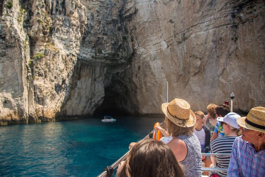 From Lefkimmi: Paxos, Antipaxos & Blue Caves Speedboat Tour - Should you book Paxos, Antipaxos, and the Blue Caves from Lefkimmi?