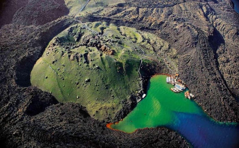 From Old Port:Volcanic Islands Boat Trip & Hot Spring Visit - Getting to the meeting point at Gialos: avoid the last-minute scramble