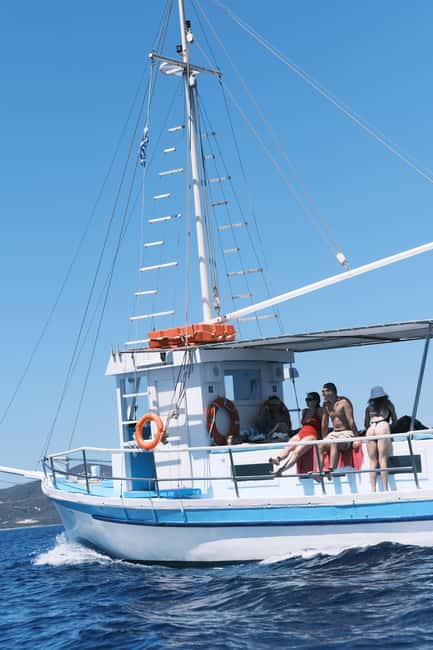 From Paros: Crab Island and Salt Lake Antiparos Boat Trip - What this 3-hour trip feels like on the water