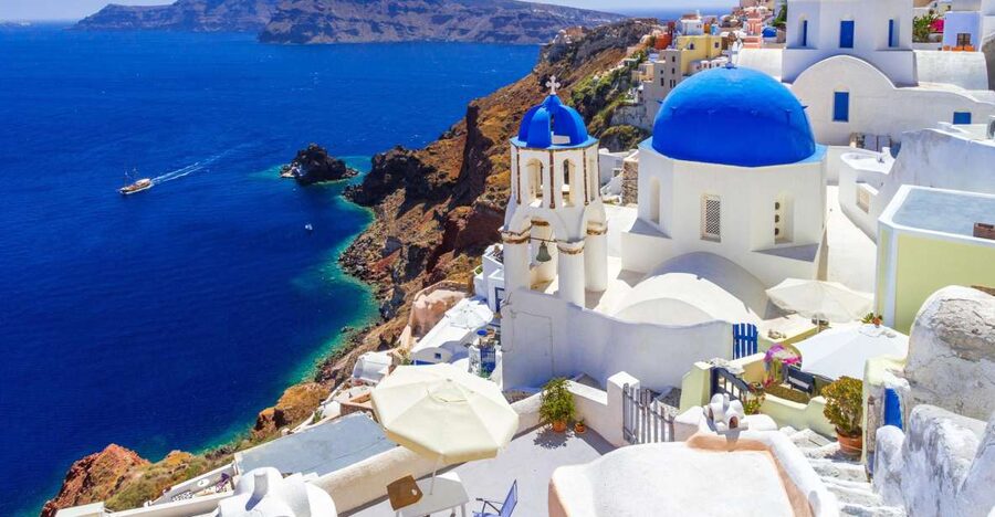 From Rethymno: Full-Day Trip to Santorini by Boat - Athinios arrival and the air-conditioned bus to Oia
