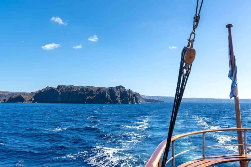 From Santorini: Volcano Cruise With Oia Sunset - Nea Kameni Volcano Stop and the Unguided Crater Hike