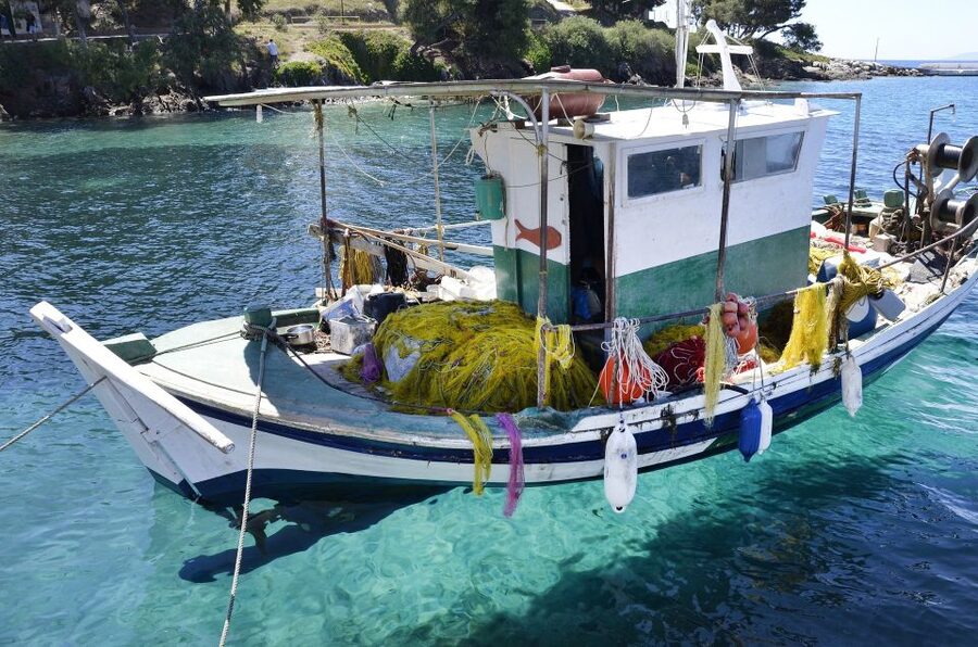 From Thessaloniki: Halkidiki Blue Lagoon Cruise - A 10-hour cruise that feels like you left the city behind
