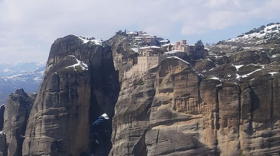 From Thessaloniki: Private Day Trip to Meteora with Transfer - Guides and drivers: what you gain from names like Constantinos and Yannis
