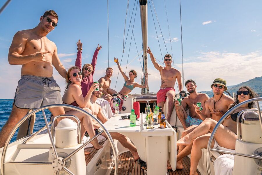 Gouvia: Corfu Island Sailing Trip with Snack and Soft Drinks - Gialiskari and cliff jumping: lunch break with real adventure