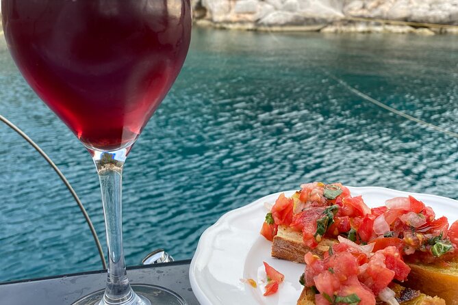 Greek Gastronomy & Wine Pairing Cruise with a Sommelier in Athens - Wine Pairing with a Sommelier: How to Plan Your Drinks