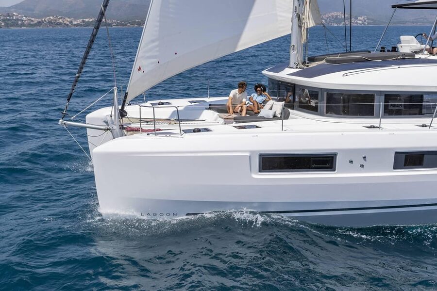 Heraklion: Dia Island Luxury Catamaran Cruise with Meal - Dia Island time: snorkeling, fishing, swimming, and SUP when safe