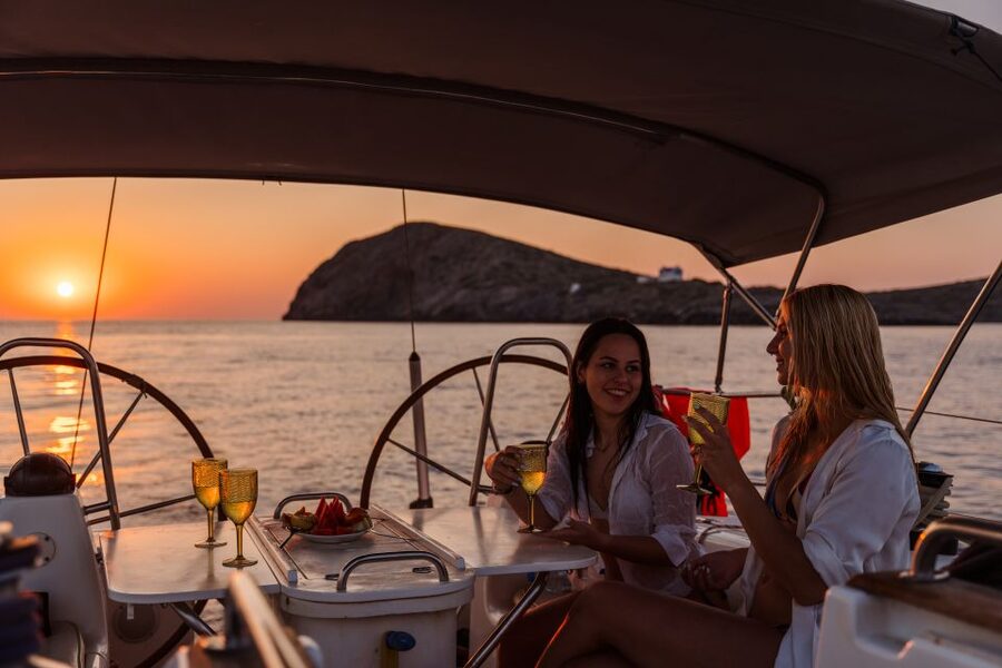 Heraklion: Dia Island Sailing Cruise with Snorkeling - Onboard Comfort and the Small-Group Advantage