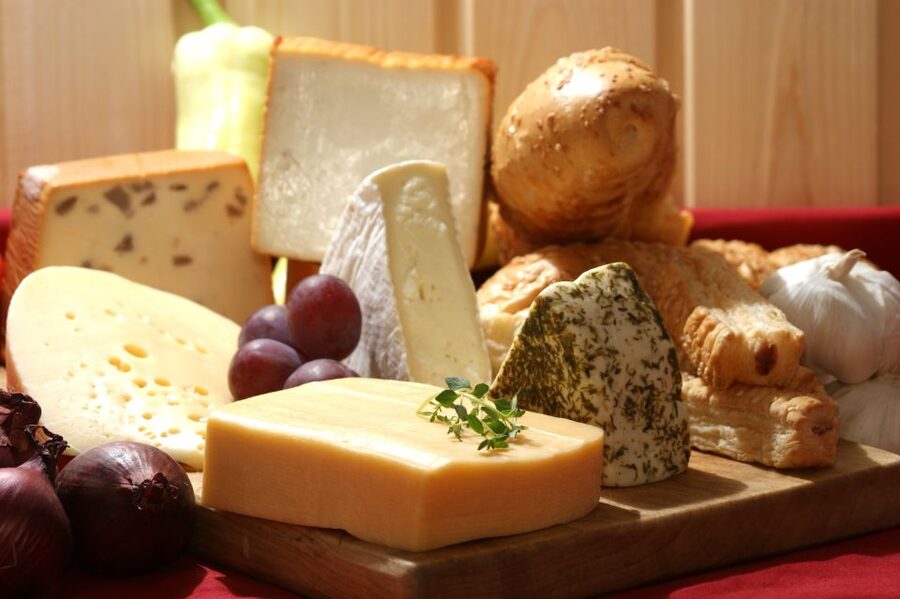Heraklion: Food Tastings Walking Tour - Olive oil tasting plus wine and raki: Bronze Age to your glass