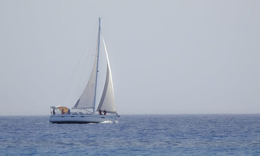 Heraklion: Sailing Cruise to Dia Island with Drinks and Meal - Crew and safety: certified captain, lifejackets, and friendly personalities