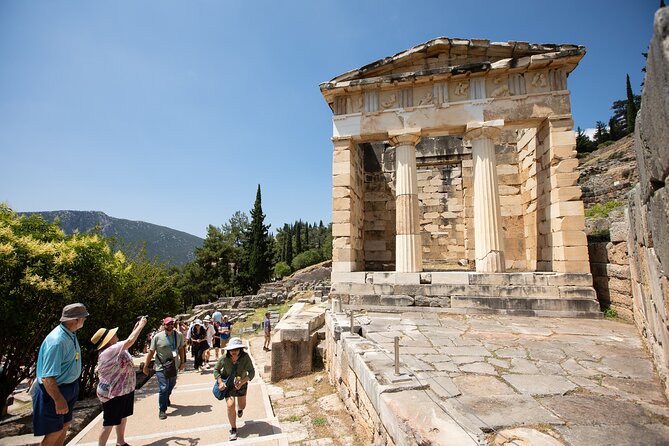 Historical Delphi One Day Tour with Arachova Stop & Expert Guide - Temple of Apollo and the Delphi site: timing, free exploration, and stairs
