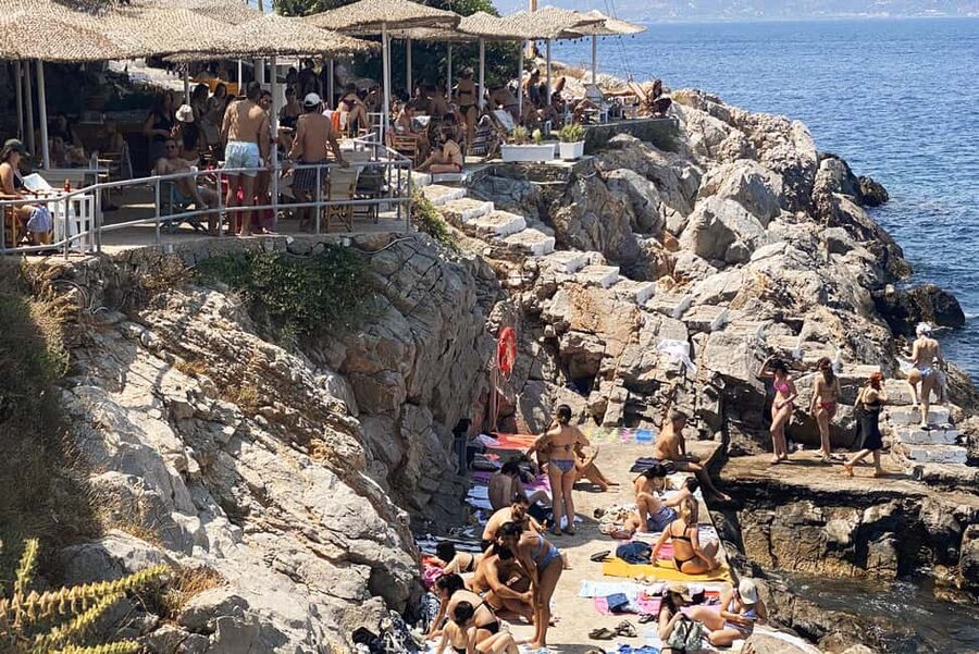 Hydra Island: Full Day Trip from Athens with Swimming - Vlichos Beach: the calmer second swim plus lunch