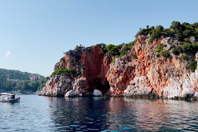 Island Hopping from Skiathos - Crew Energy and Onboard Service: Friendly, Lively, and Useful