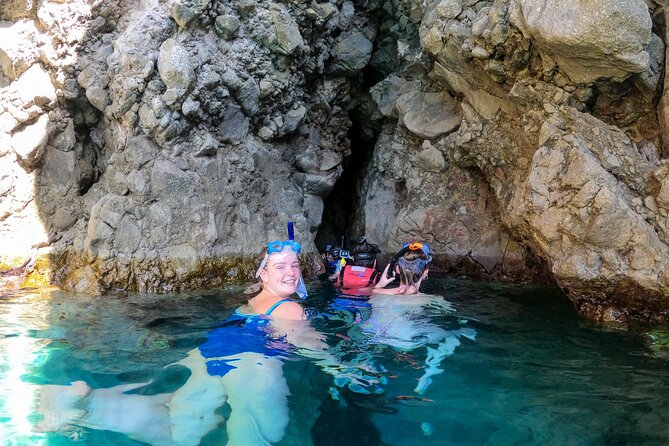 Kayaking Tour to the secrets of Milos - What to bring (so the included waterproof stuff actually helps)