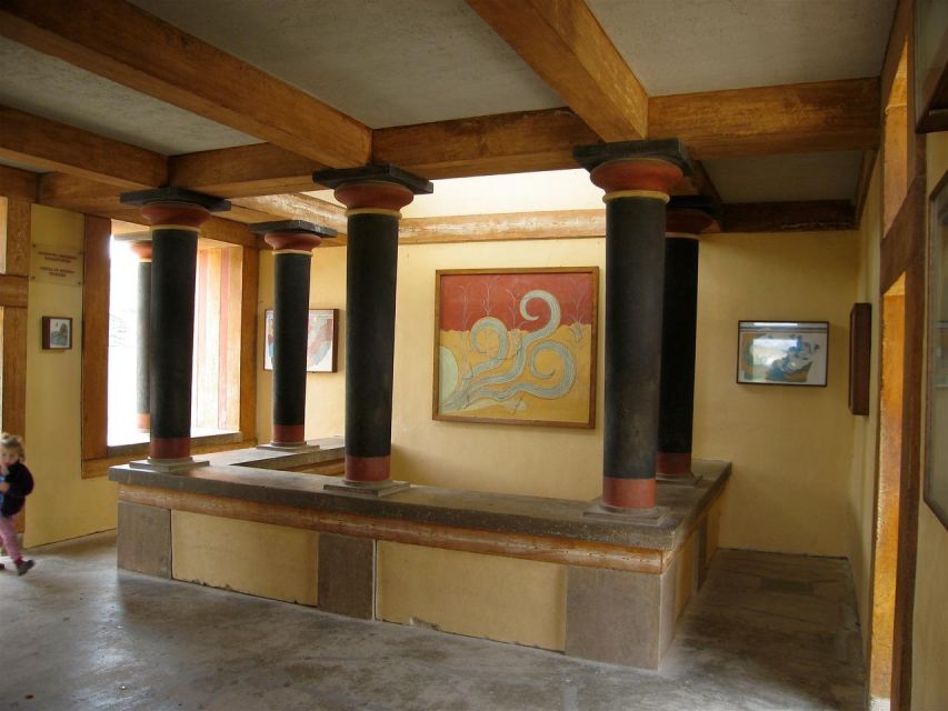 Knossos Palace & Heraklion Full-Day Tour from Chania Area - Entering Knossos Palace with a licensed guide