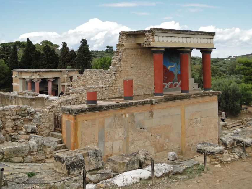 Knossos Palace & Heraklion Full-Day Tour from Chania Area - Heraklion Archaeological Museum: what the extra ticket time gives you