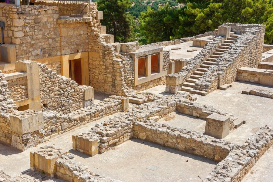 Knossos Palace Skip-the-Line Ticket & Private Guided Tour - Before you start walking: the Neolithic-to-palace storyline