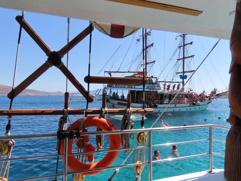 Kos : 3-Island Wooden Ship Cruise w/ Lunch on Captain Hook - Kalymnos: the port walk that turns a cruise into a real day