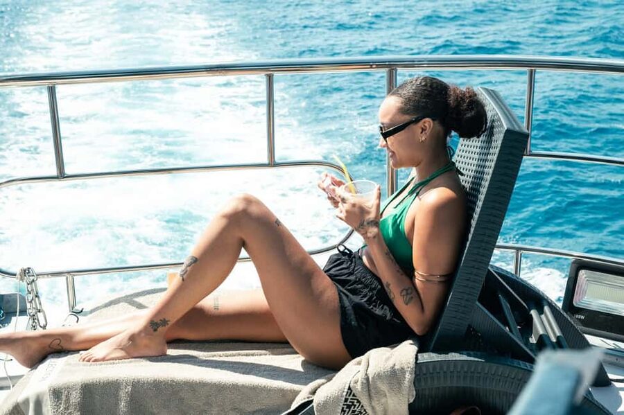 Kos Pearl 3 Island: Lounge in Luxury on the Aegean Waves - Lunch on the Boat: What You Get, How It Tastes, and How to Choose