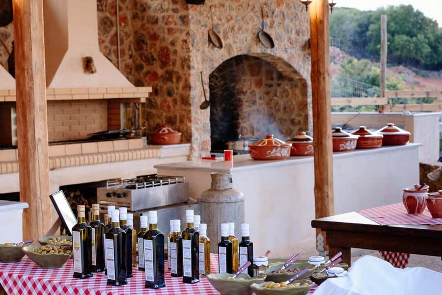 Lassithi, Zeus Cave, Olive Mill Farm & Knossos Combo Tour - Key things that make this tour work