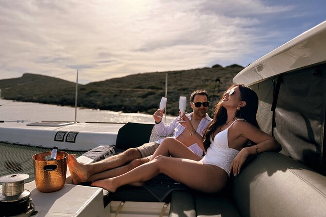Luxury Catamaran Cruise, Dia Island –Open Bar & Lunch -Top Rated! - Luxury-Style Lunch and Brunch With an All-Inclusive Bar