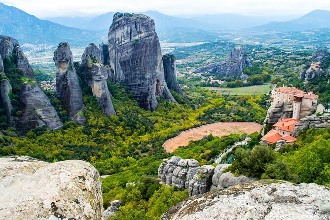 Meteora Full Day Private Tour from Athens including Lunch - Visiting Up to Three Meteora Monasteries (and Dressing Right)