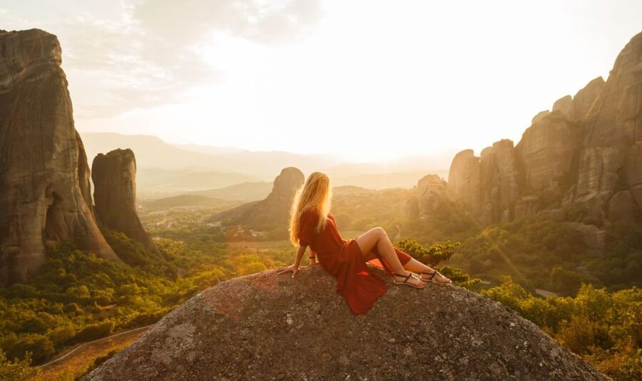 Meteora: Guided Sunset Tour with Monasteries & Caves Visit - Pickup in Kalabaka or Kastraki, and how the minibus pace feels