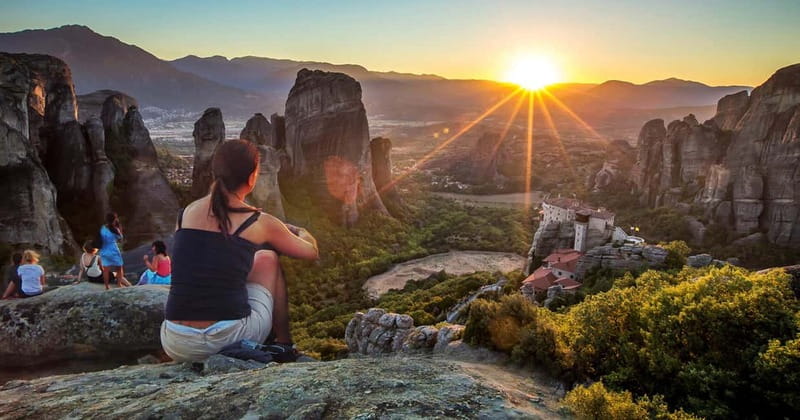 Meteora: Majestic Sunset Tour & Monasteries with Local Guide - Key things to love about this Meteora sunset tour