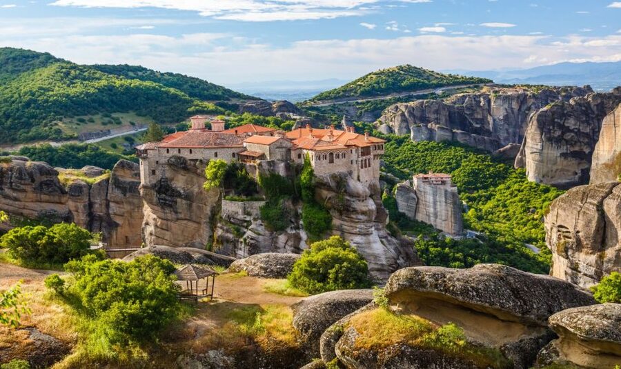 Meteora: Monasteries Tour, Lunch, and Athens Transfer Option - The Less-Obvious Stops: Hermit Caves, Doupiani Chapel, and Mandilas
