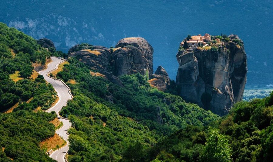 Meteora: Morning Half Day Sightseeing and Monasteries Tour - Who this tour suits best (and who might want more time)
