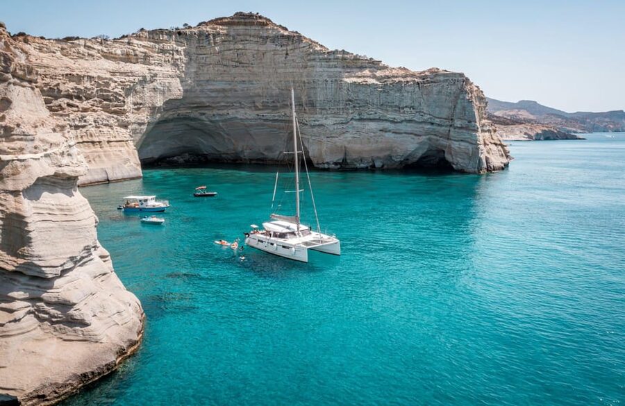 Milos: Full Day Luxury Catamaran with Full Meal & Open Bar - Polyegos Blue Lagoon and Spathi Beach, Swim Time with a View