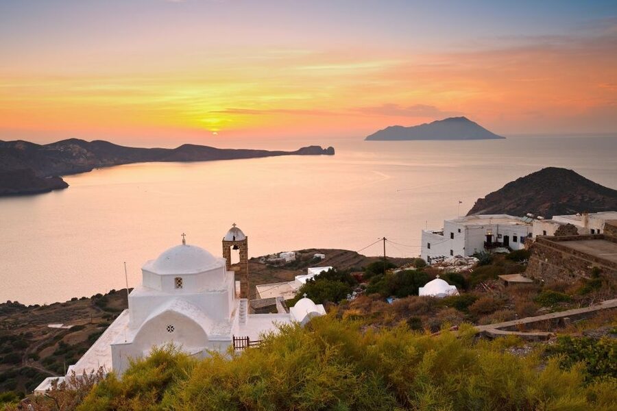 Milos Island: Archaeology & Culture Tour - Plaka’s cobbled lanes, traditional architecture, and sea views