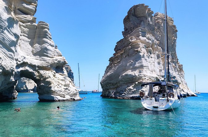 Milos oneiro-kleftiko west Milos - Sikia Beach and the open-roof cave: sea bottom viewing and fruit salad