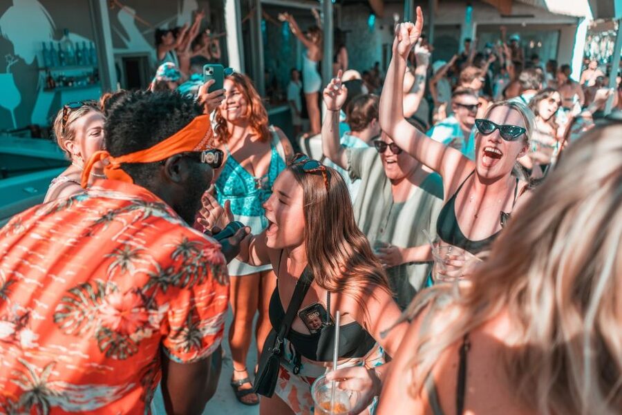 Mykonos: Best Beach Clubs Crawl Day Party - Why This Crawl Works for First-Time Mykonos Nightlife