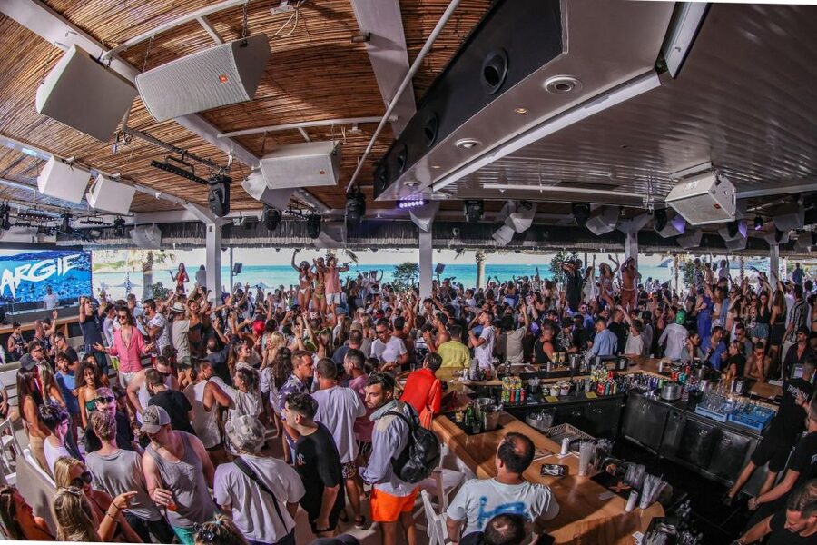 Mykonos: Best Beach Clubs Crawl Day Party - Welcome Shots and Drinks: The Value Behind the $81 Price