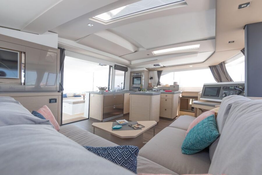 Mykonos: Catamaran Cruise with 3-Course Meal and Transfers - Who this catamaran cruise fits best
