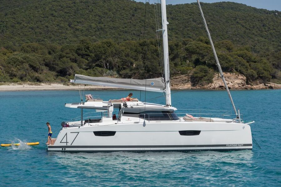 Mykonos: Catamaran Cruise with 3-Course Meal and Transfers - The 3-course meal onboard: how it feels in real life
