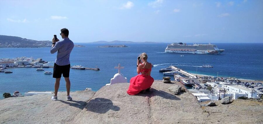 Mykonos: Highlights Tour with Panagia Tourliani Monastery - Agrari Beach: clear water, space to breathe, and a more reasonable setup