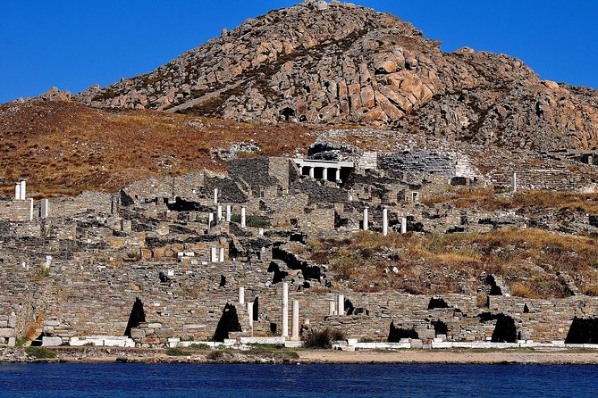 Mykonos Sail Cruise to Rhenia, Guided Tour of Delos, Lunch&Drinks - Free Wi-Fi, crew attention, and what the onboard vibe feels like