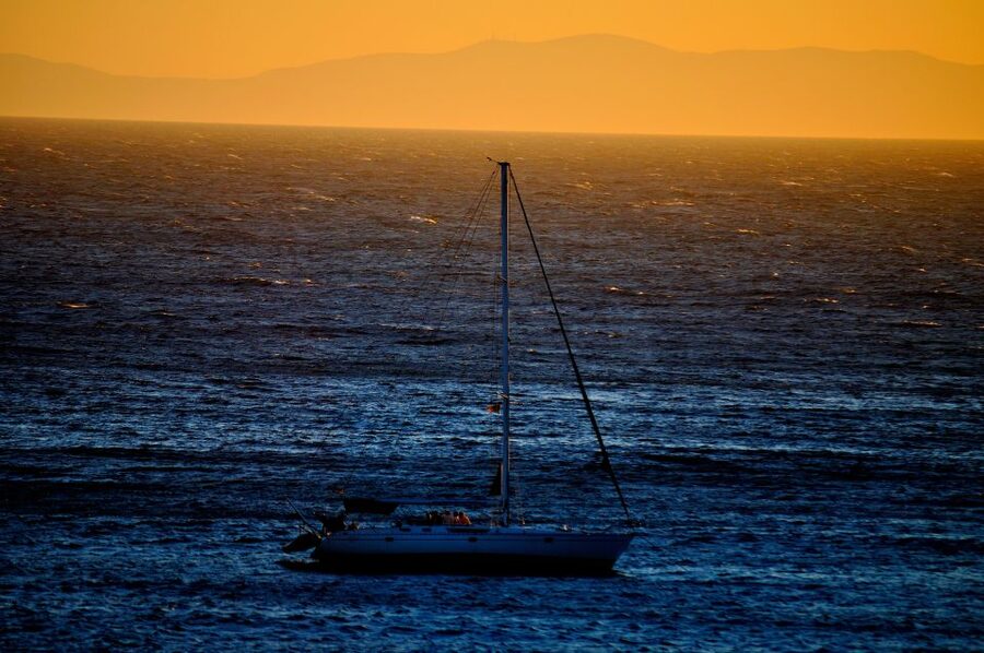 Mykonos: Sunset Sail Cruise to Rhenia, Beach Hopping, Dinner - Early Dinner and Complimentary Drinks: Greek Flavors, Not a Token Snack