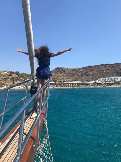 Mykonos: Sunset Sail Cruise to Rhenia, Beach Hopping, Dinner - Getting to the Yacht: Meeting Point Moves and How to Spot the Crew